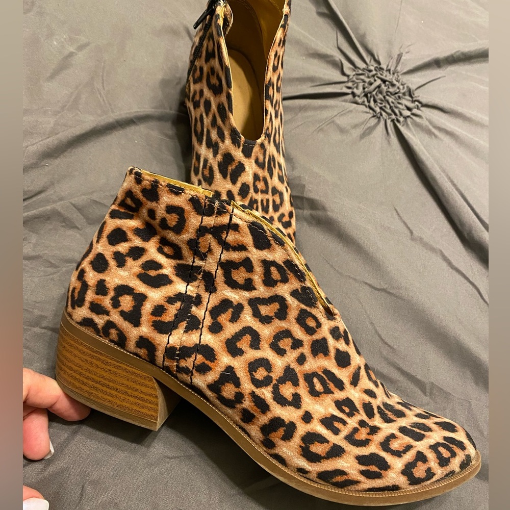 Cute leopard booties